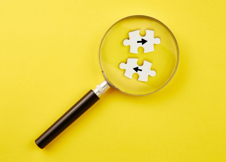 虫眼鏡とジグソーパズル