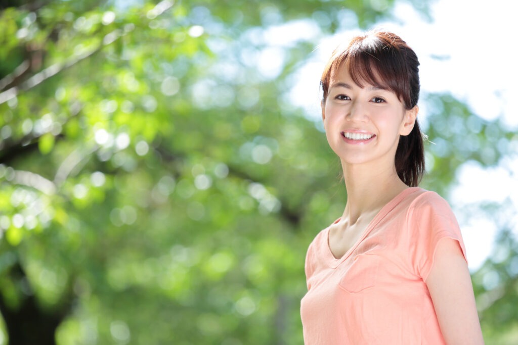 笑顔の女性