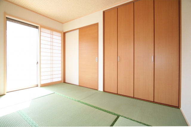 クローゼット扉