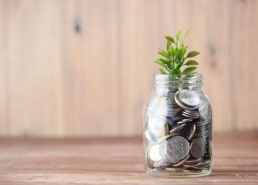 瓶に入っているお金